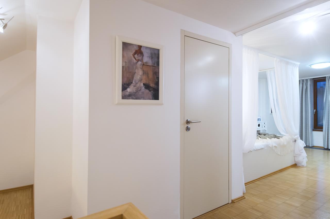 Apartment Modern Charvatova Prag